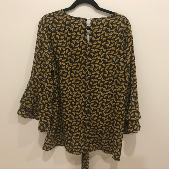 Suzanne Betro Bell Sleeve, Tie Front Top (1X) - Picture 9 of 10